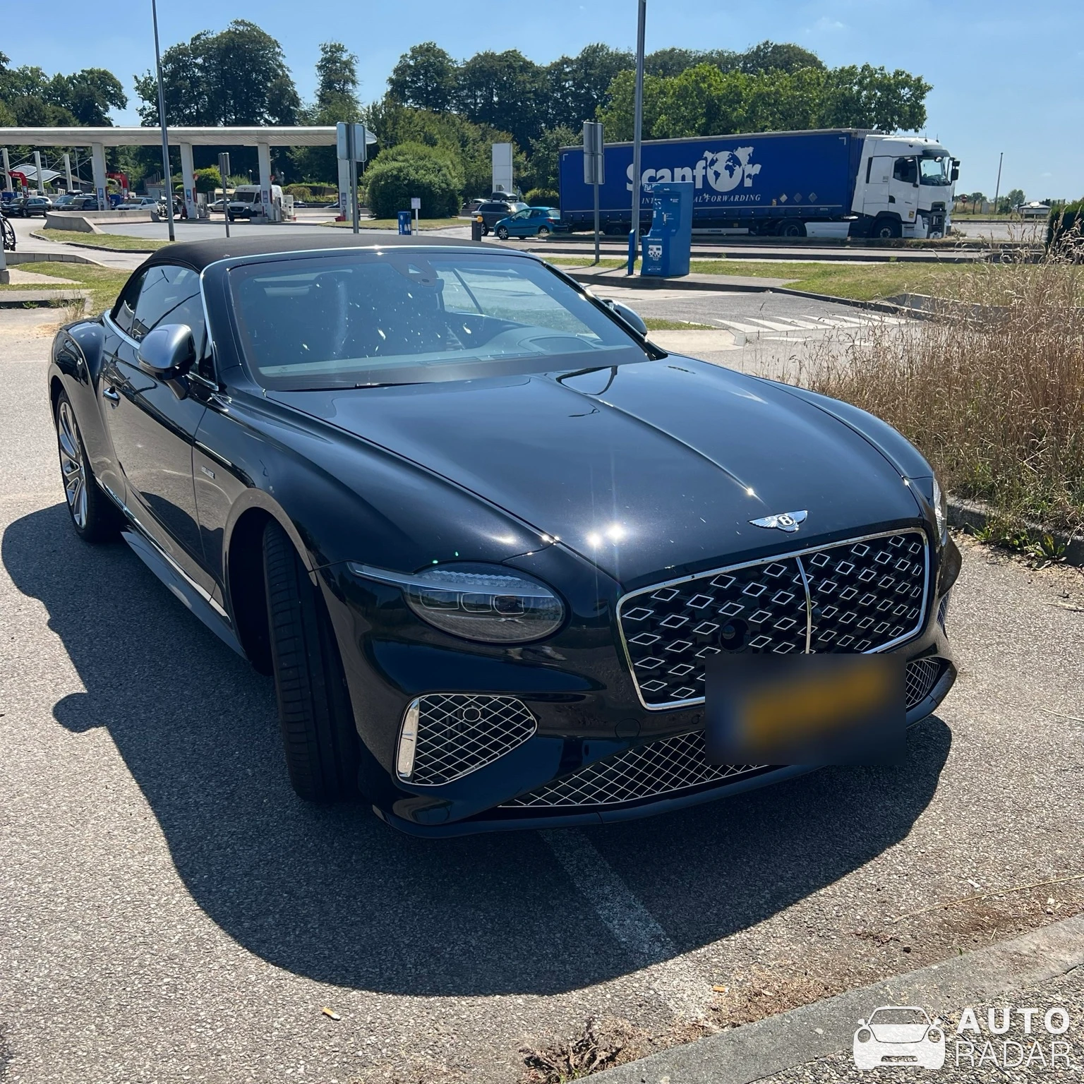 Bentley Continental GTC V8 2020 Mulliner spotted in Bolleville