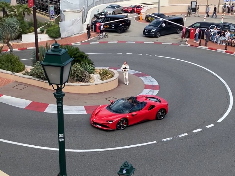 Ferrari SF90 Spider