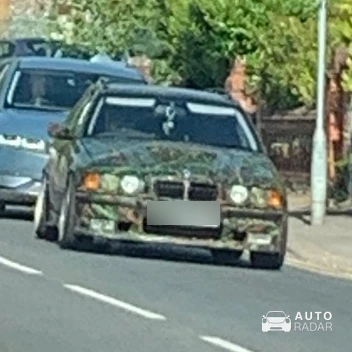 BMW 3 Series E36 Sedan spotted in Pangbourne