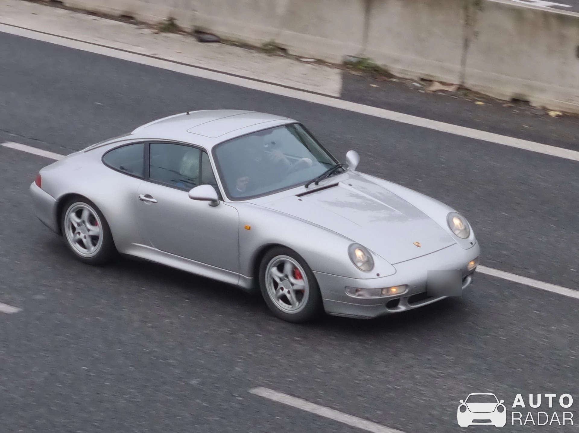 Porsche 993 Carrera 4 spotted in Milan, Italy
