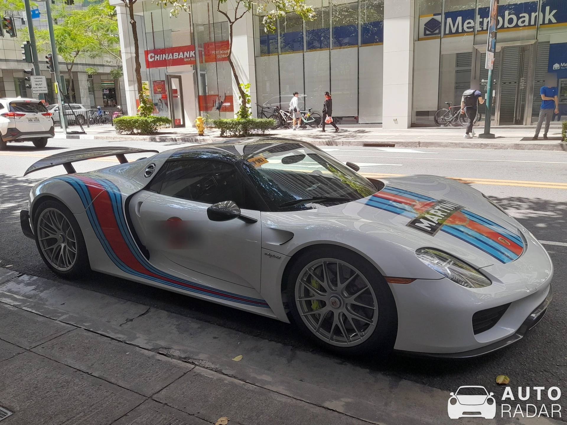 Porsche 918 Spyder spotted in Taguig, Philippines