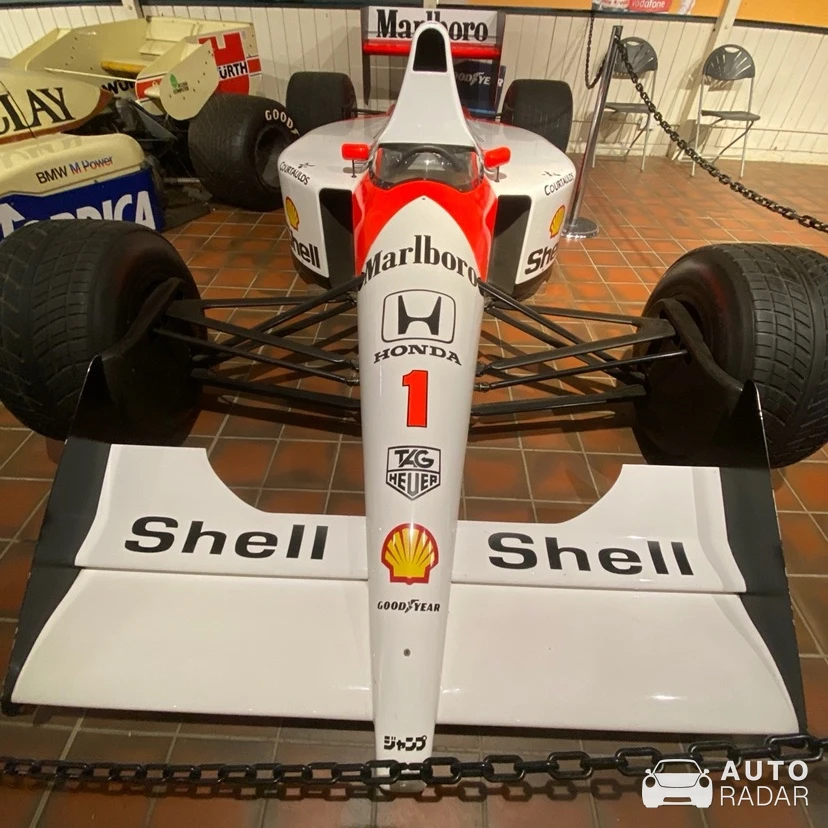 McLaren MP4/6 spotted in Weybridge