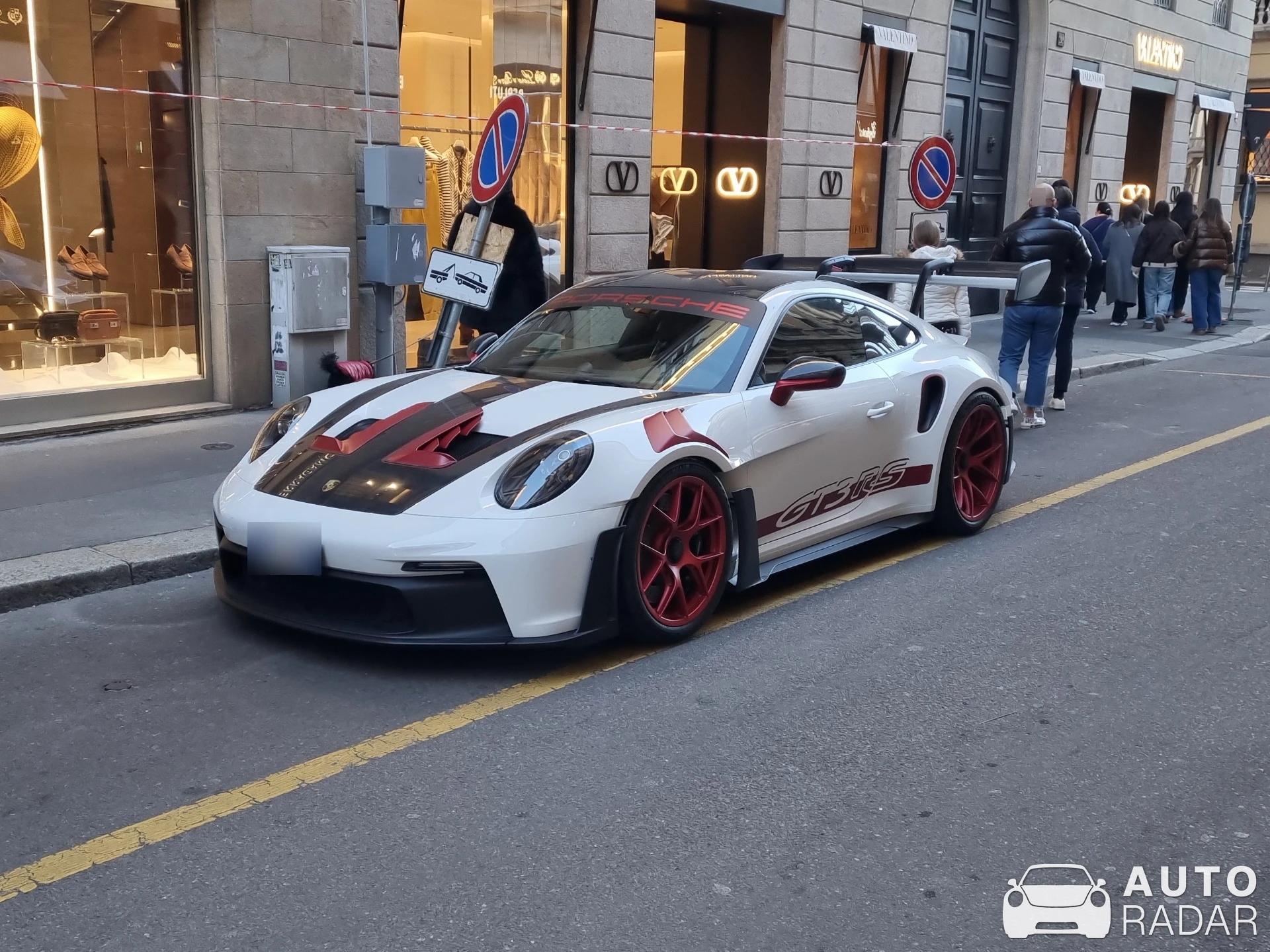 Porsche 992 GT3 RS MkI spotted in Milano, Italy