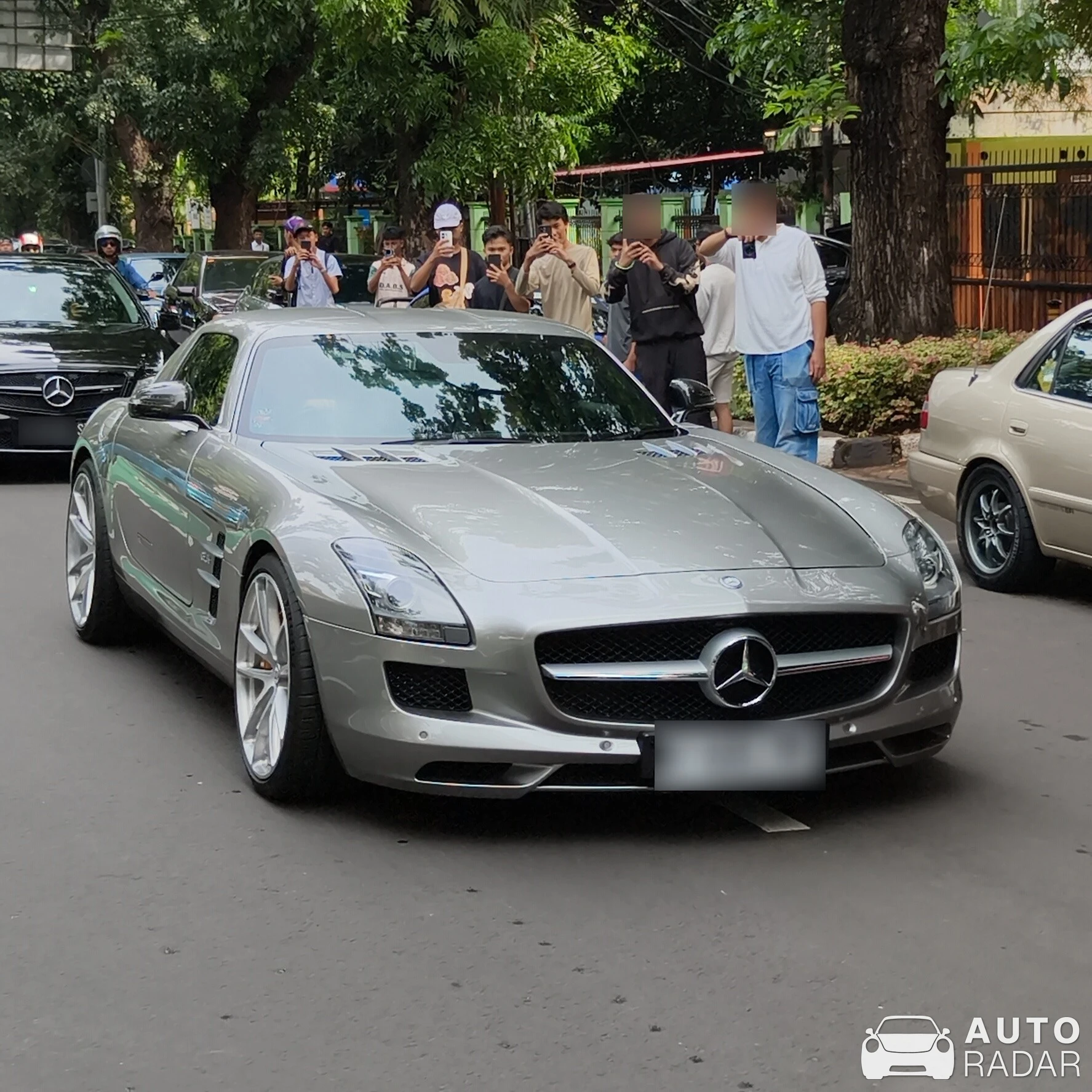 Mercedes-Benz SLS AMG spotted in Jakarta, Indonesia