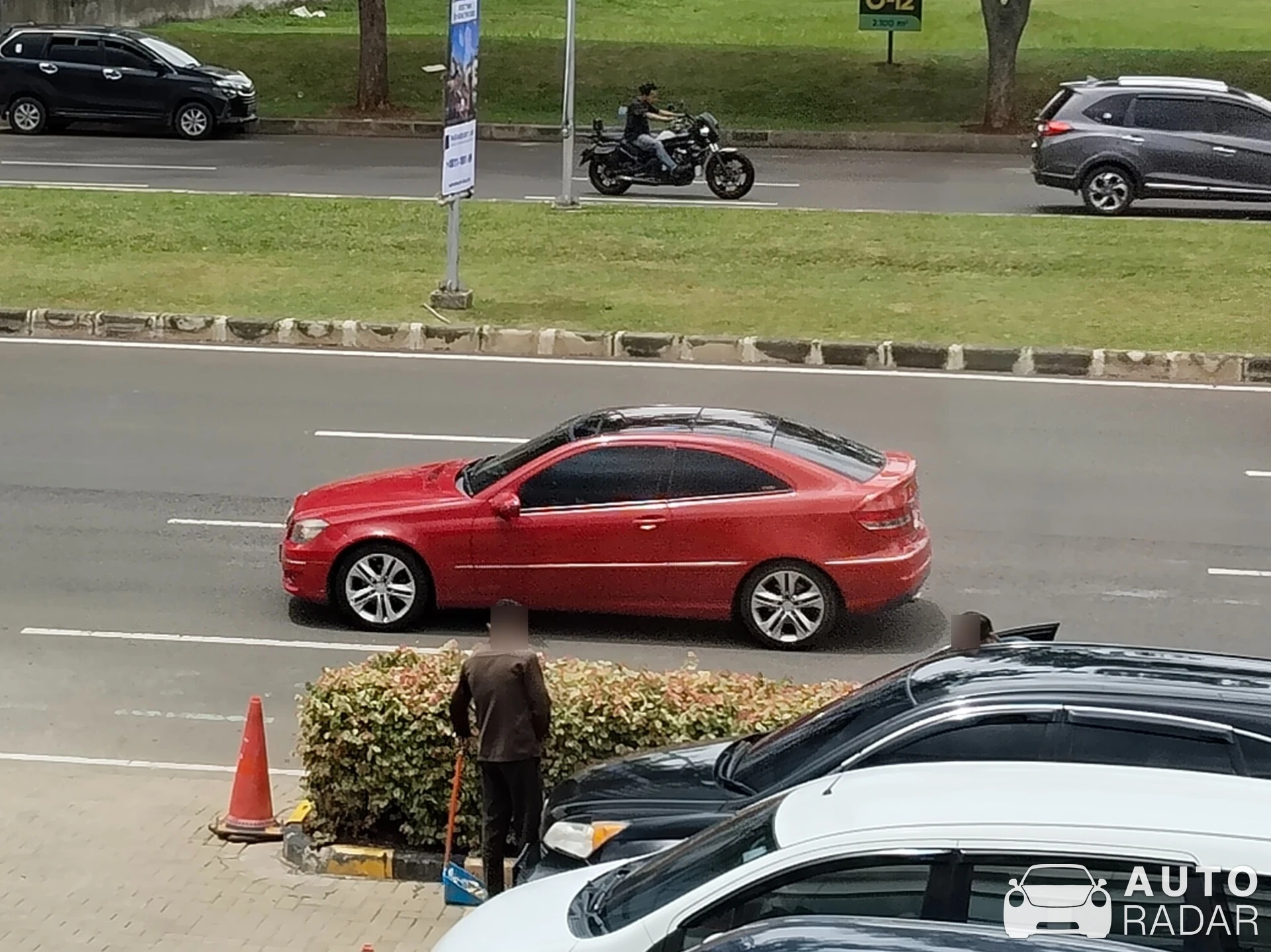 Mercedes-Benz CL 600 C125 spotted in Tangerang