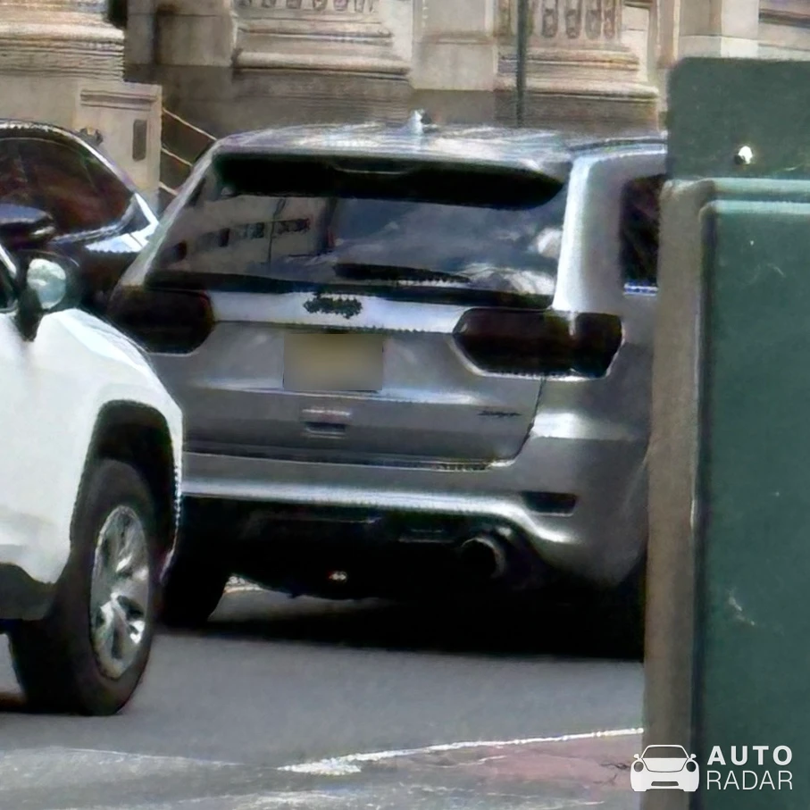 Jeep Grand Cherokee SRT 2017 spotted in New York