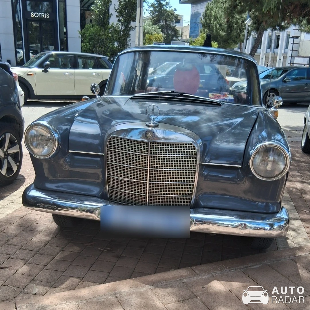 Mercedes-Benz 190D W121 spotted in Γλυφάδα