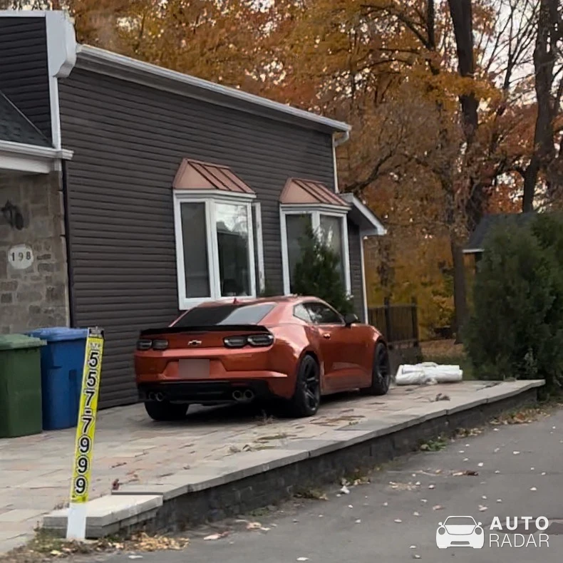 Chevrolet Camaro RS spotted in Repentigny, Canada