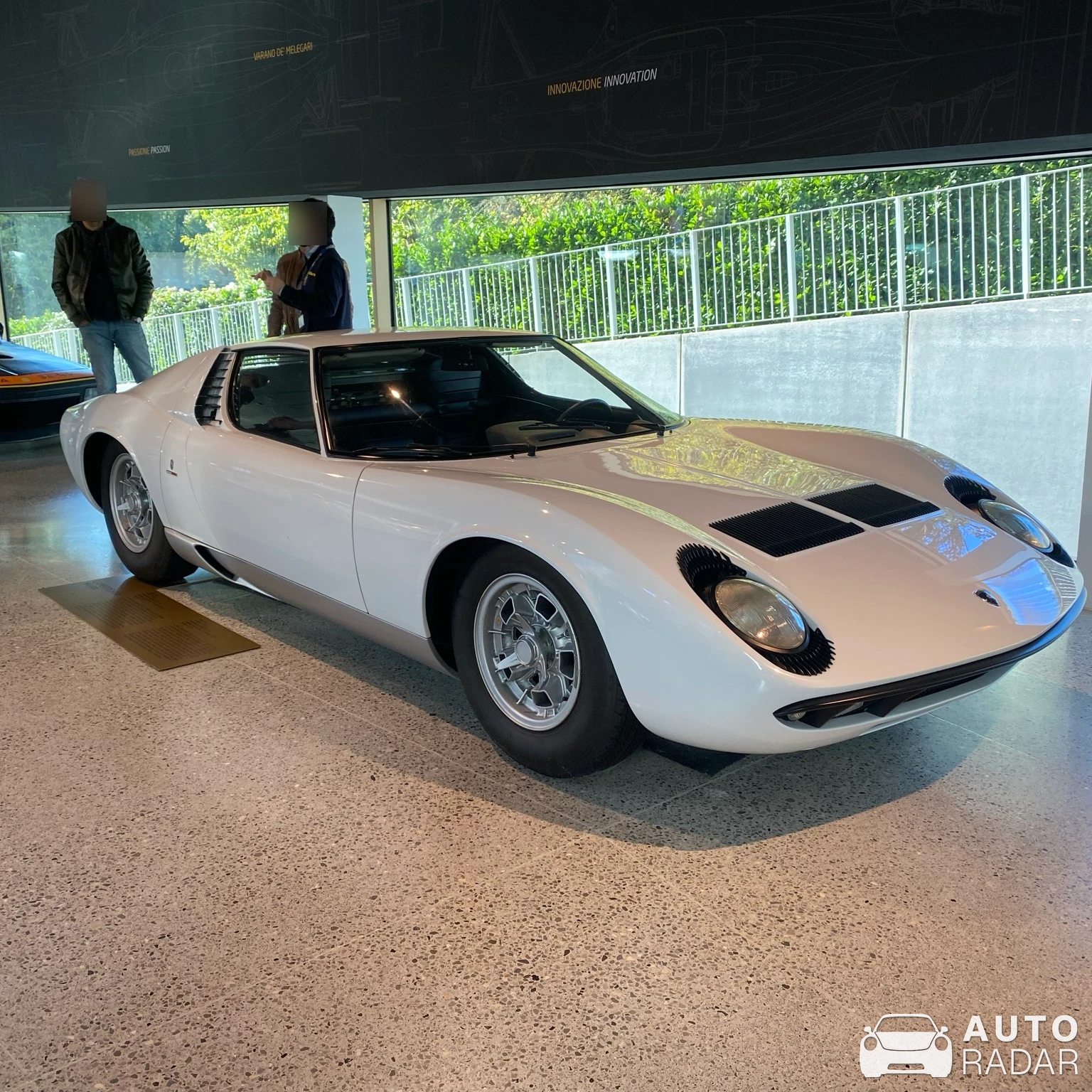 Lamborghini Miura P400 spotted in Rizzone