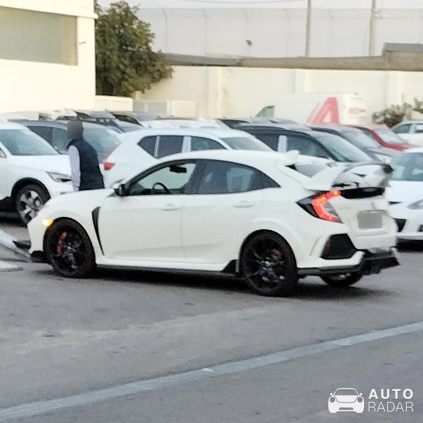 Honda Civic Type-R 2020 spotted in Zona Industriale, Italia