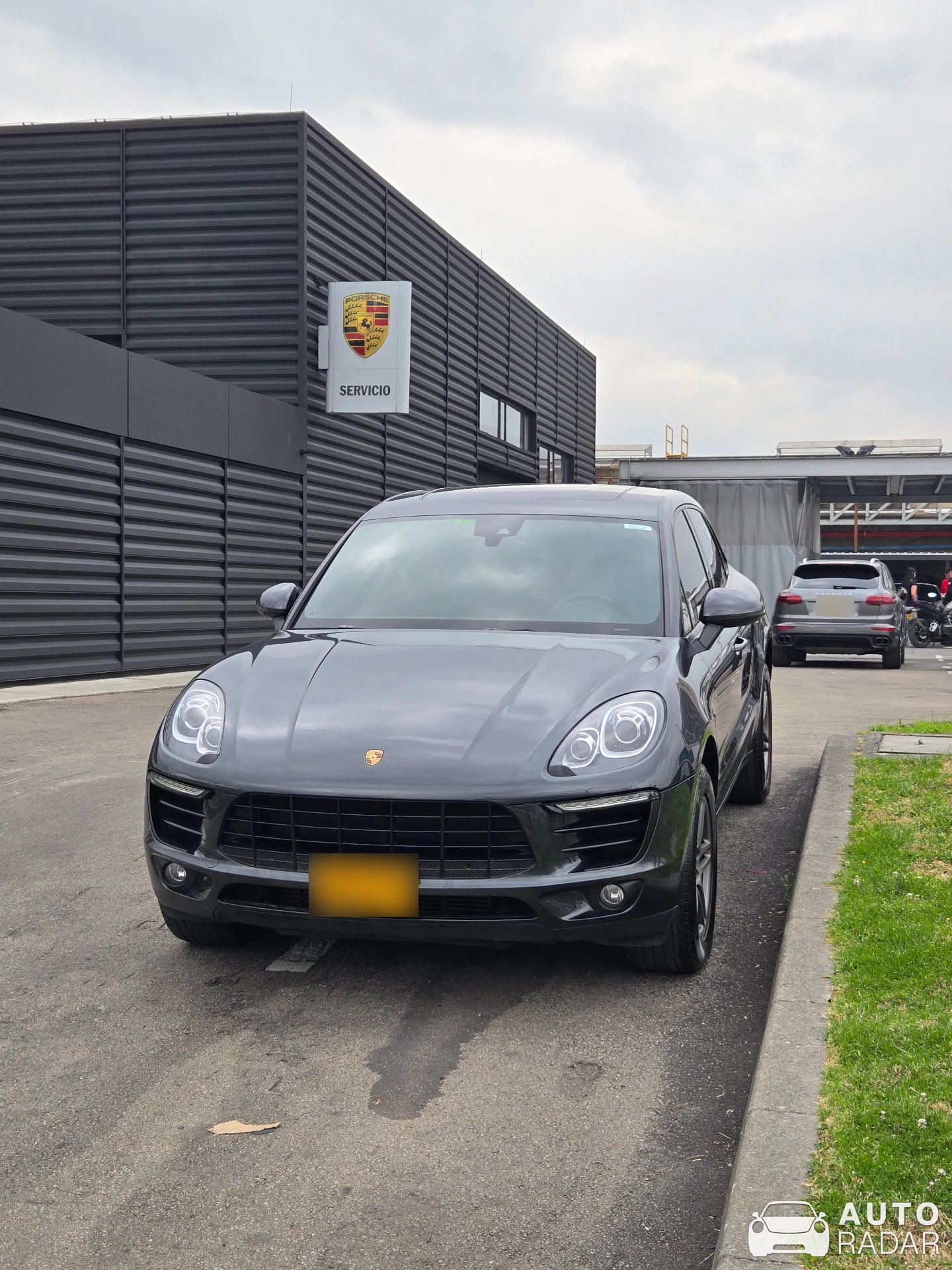 Porsche Macan spotted in Bogotá, Colombia