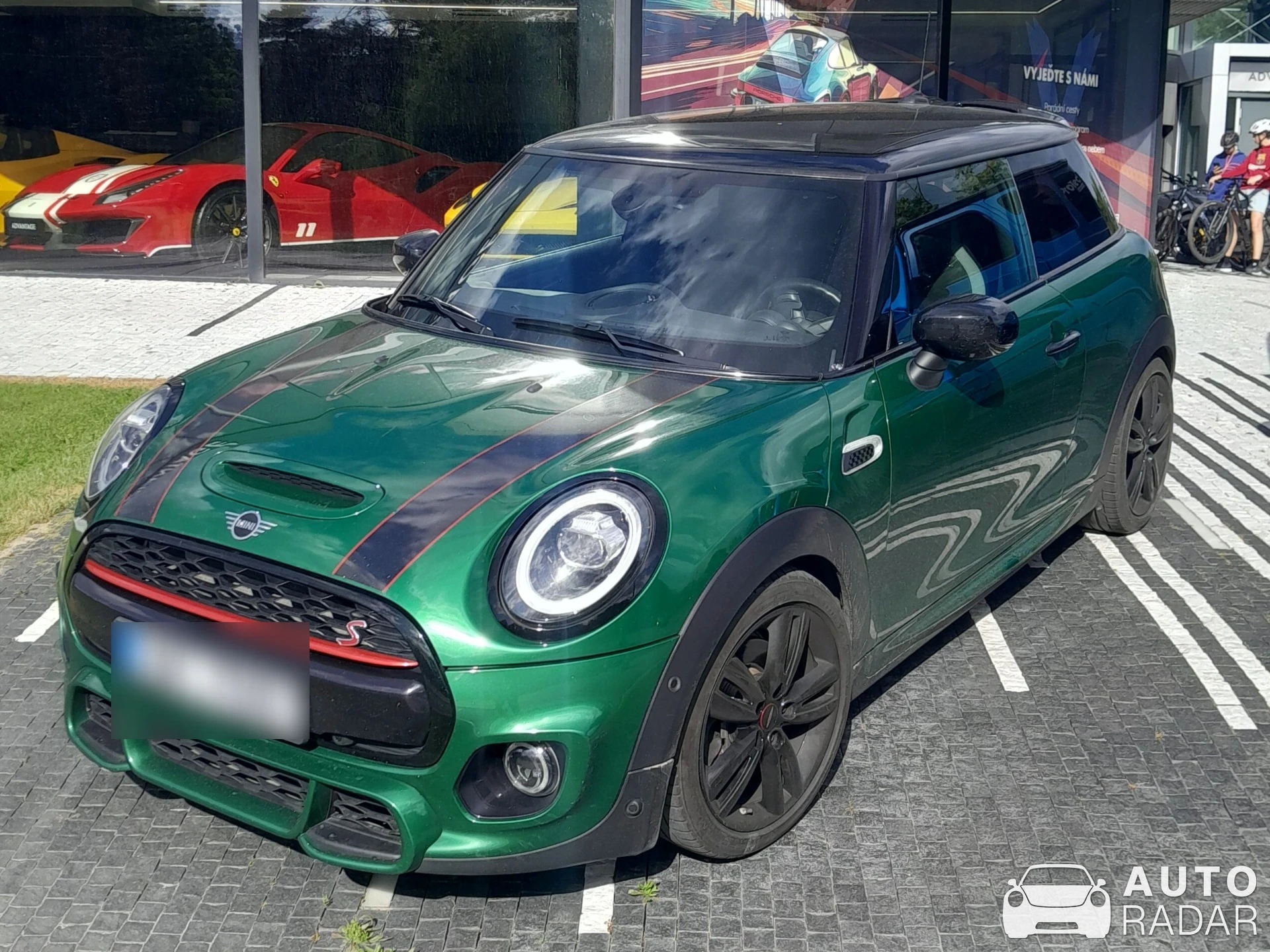 Mini Cooper SE 2024 spotted