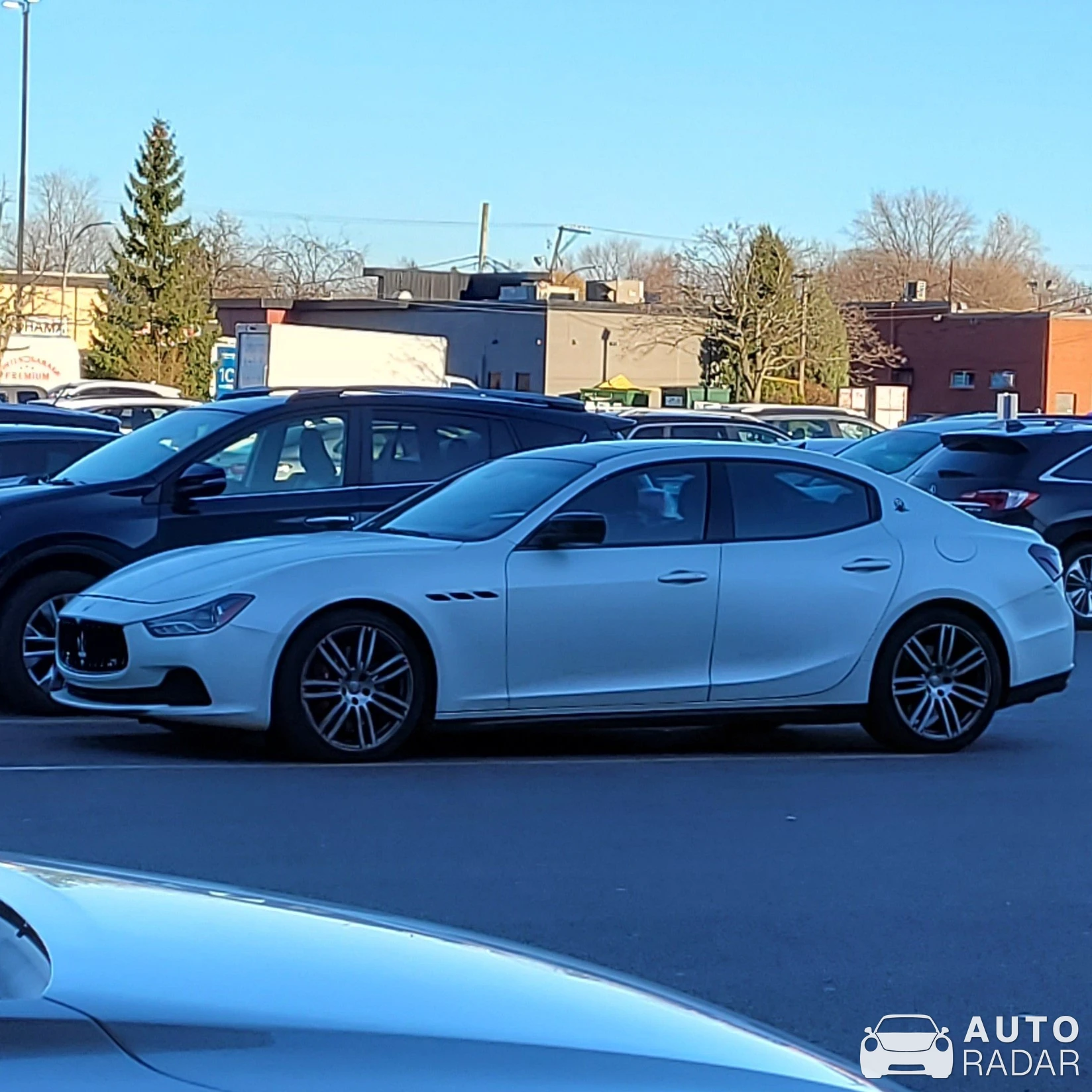 Maserati Ghibli spotted in Dollard-des-Ormeaux, Canada