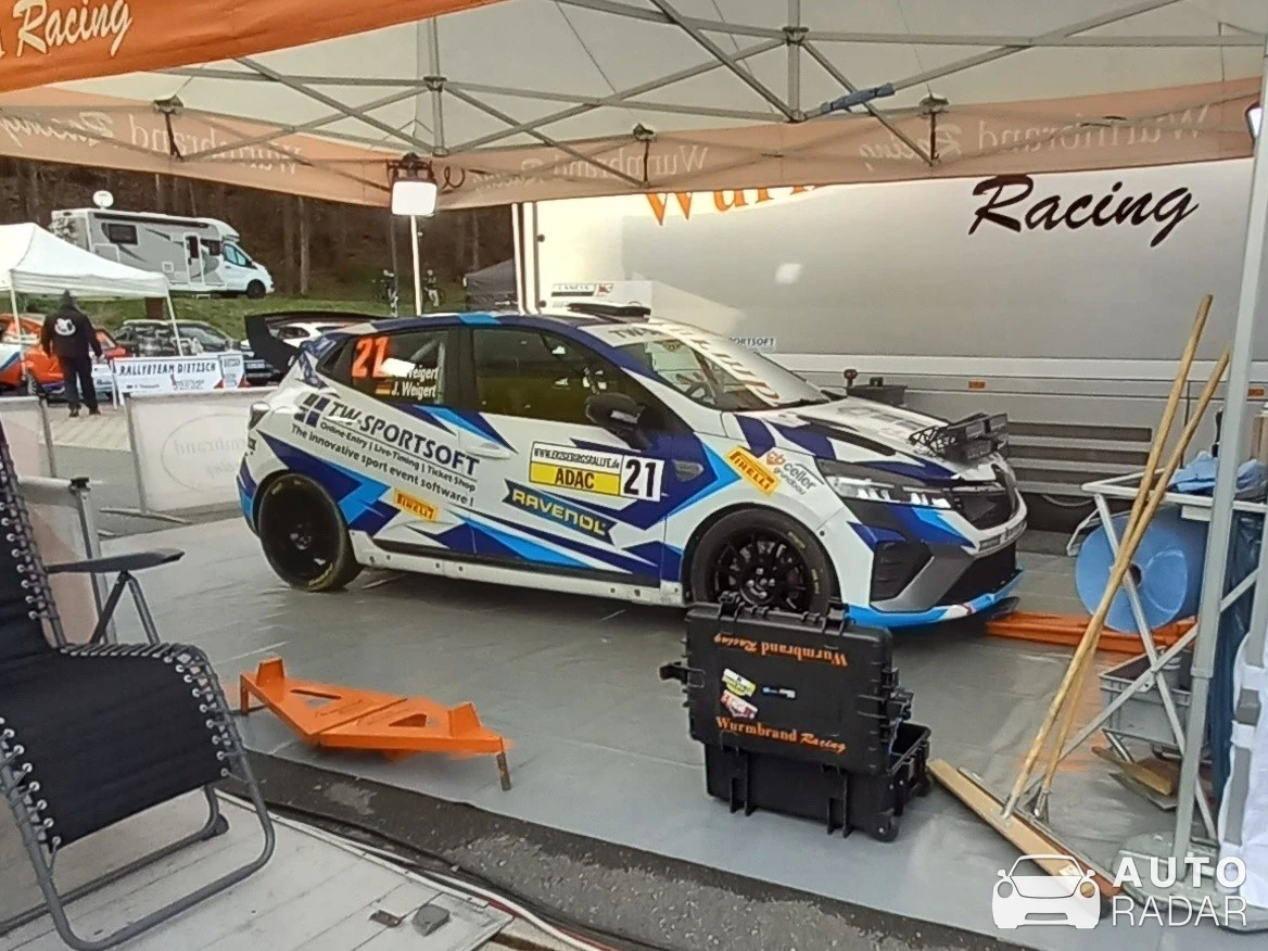 Renault Clio Rally5 spotted in London