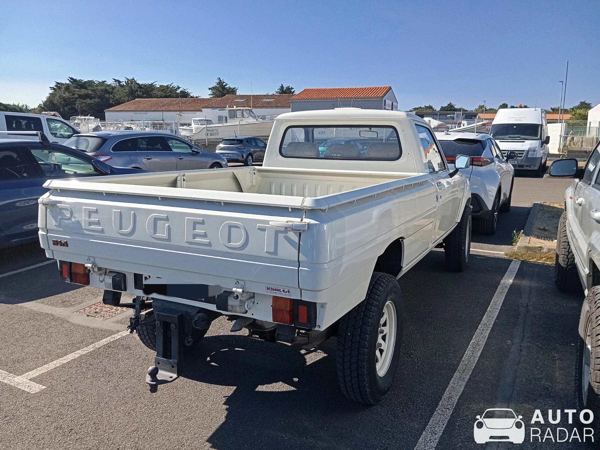 Peugeot 504 Coupé spotted in Saint-Martin-de-Ré