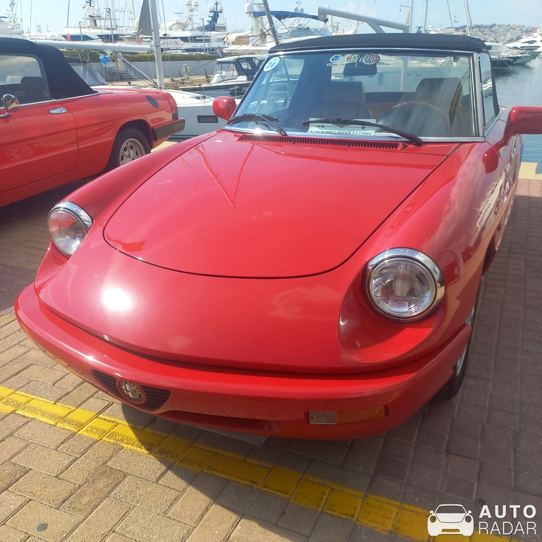 Alfa Romeo Spider 2.0i spotted in Athina, Greece
