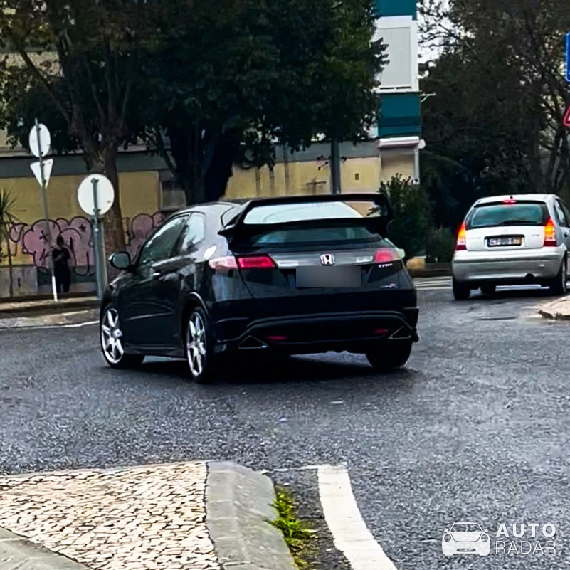 Honda Civic Type R 2005 spotted in Forte da Casa