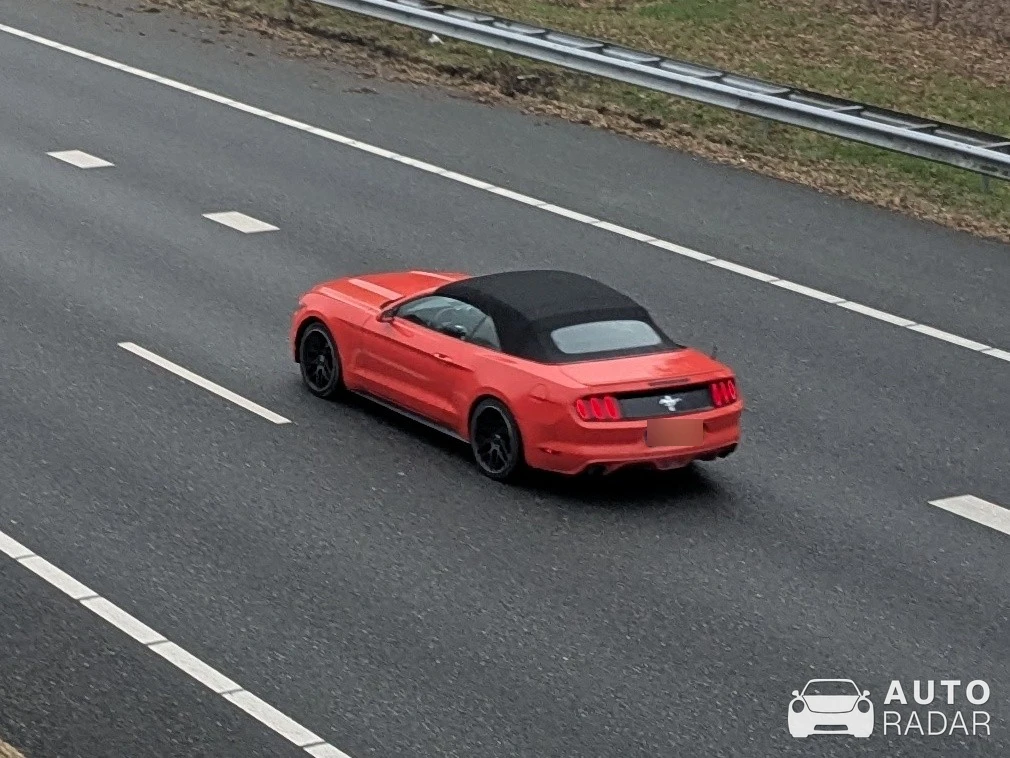 Ford Mustang 2.3 Ecoboost Convertible spotted in Hengelo, Netherlands