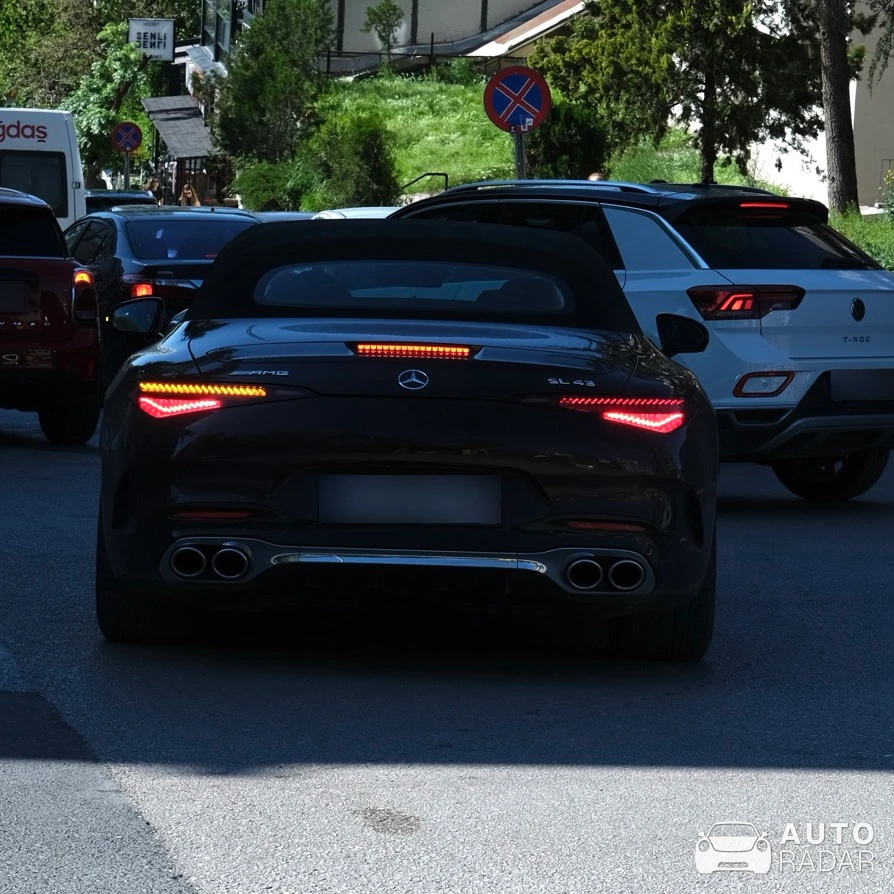 Mercedes-AMG SL 43 R232 spotted in Yenimahalle