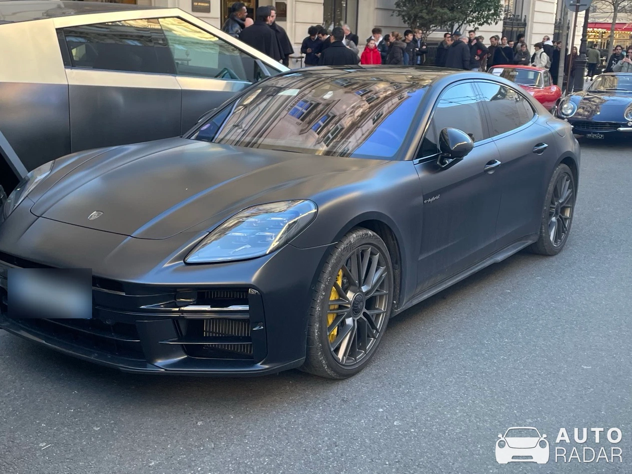 Porsche Cayenne Coupé Turbo S E-Hybrid spotted in Paris, France