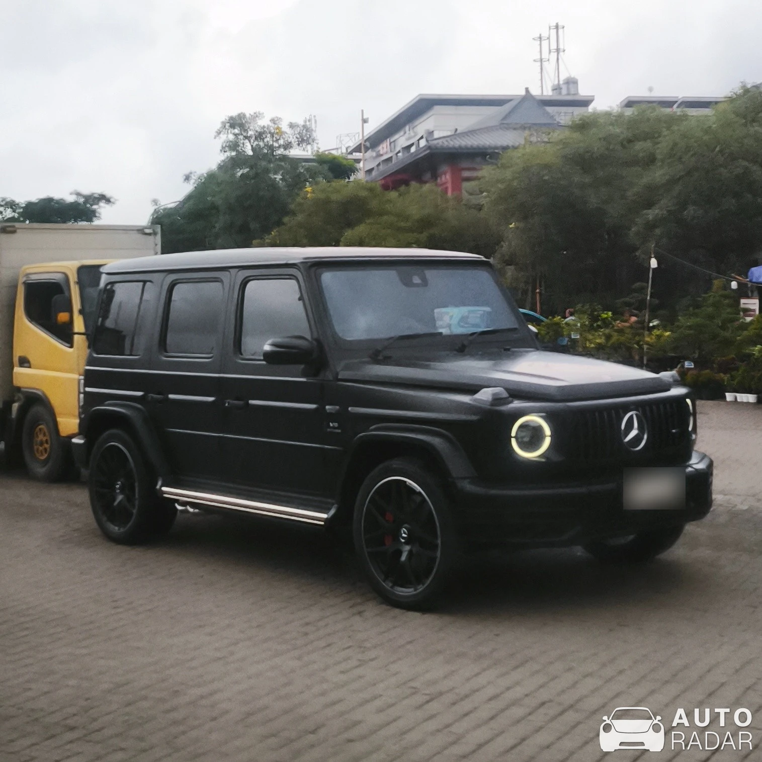 Mercedes-AMG G 63 W463 2018 spotted in Jakarta, Indonesia