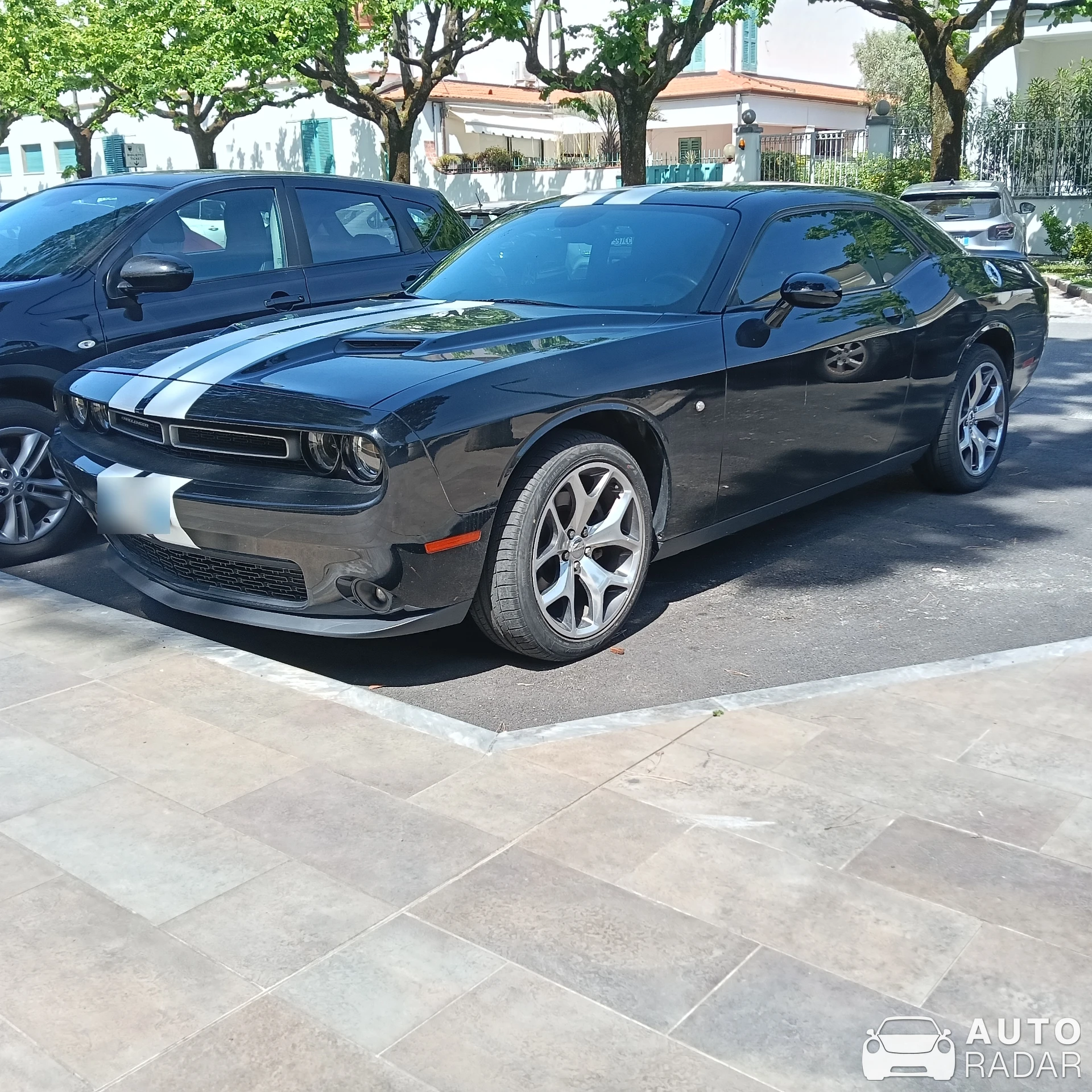 Dodge Challenger SXT spotted in Forte dei Marmi