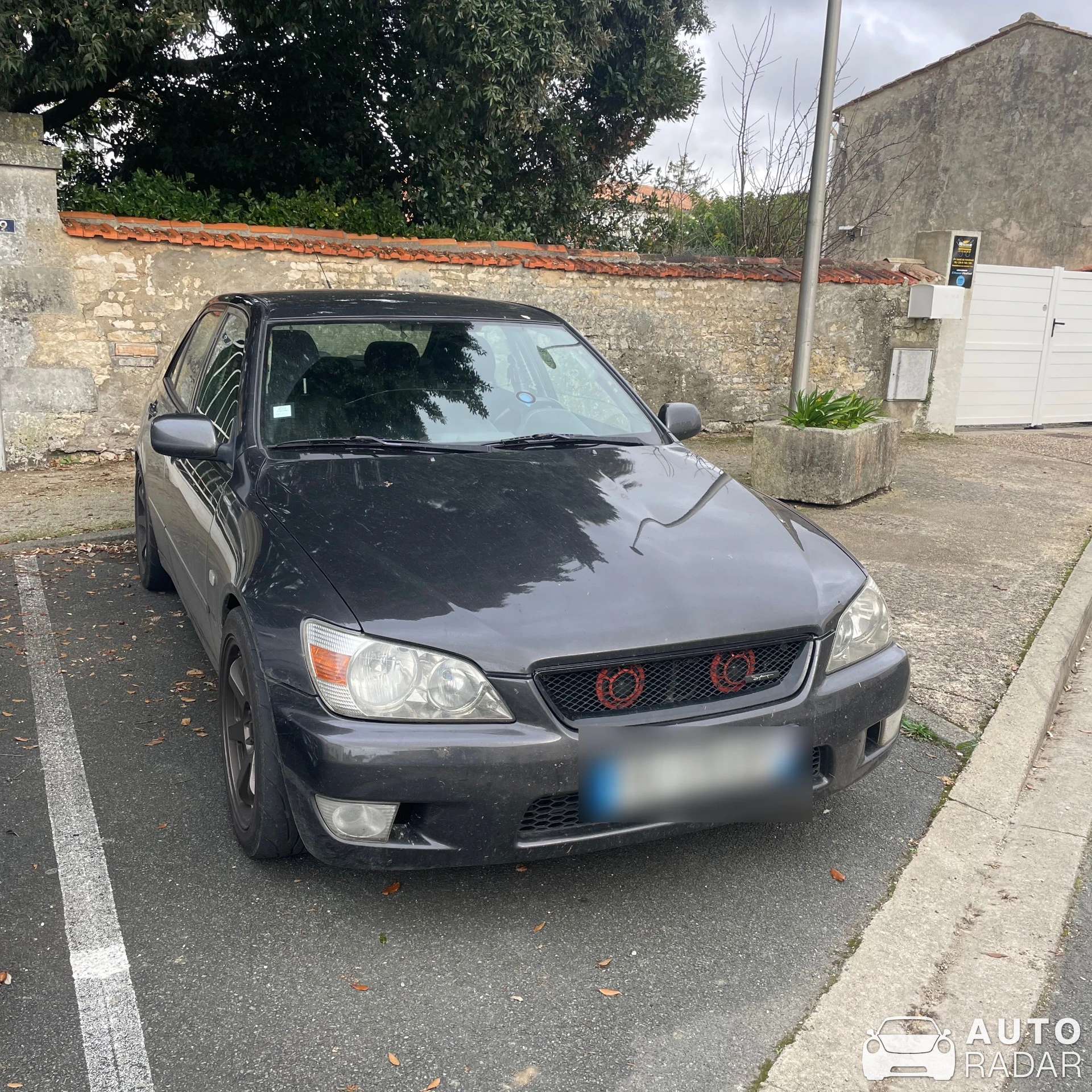 Lexus IS 200 spotted in Saint-Rogatien, France