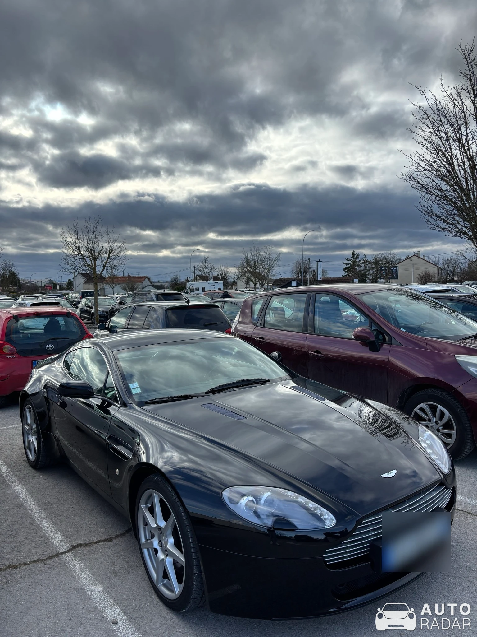 Aston Martin V8 Vantage spotted in Pont-Sainte-Marie