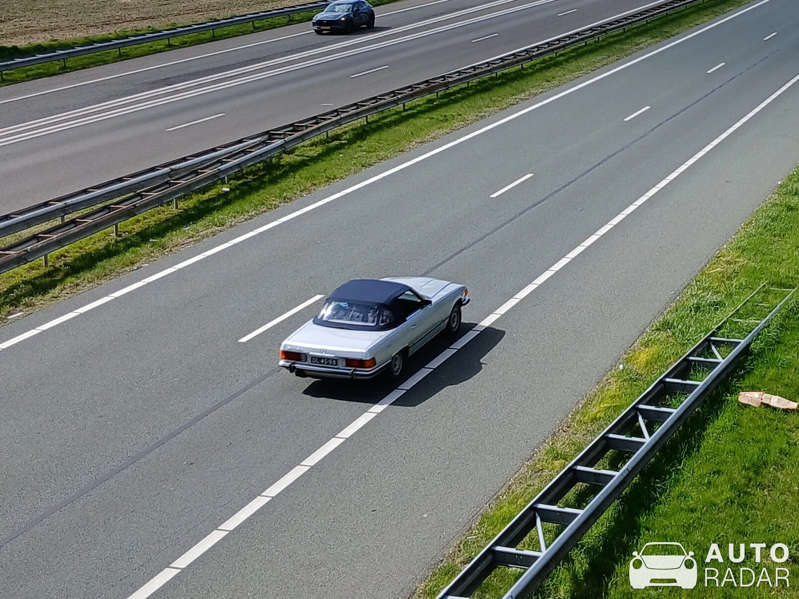 Mercedes-Benz 350SL R107 spotted in Doetinchem