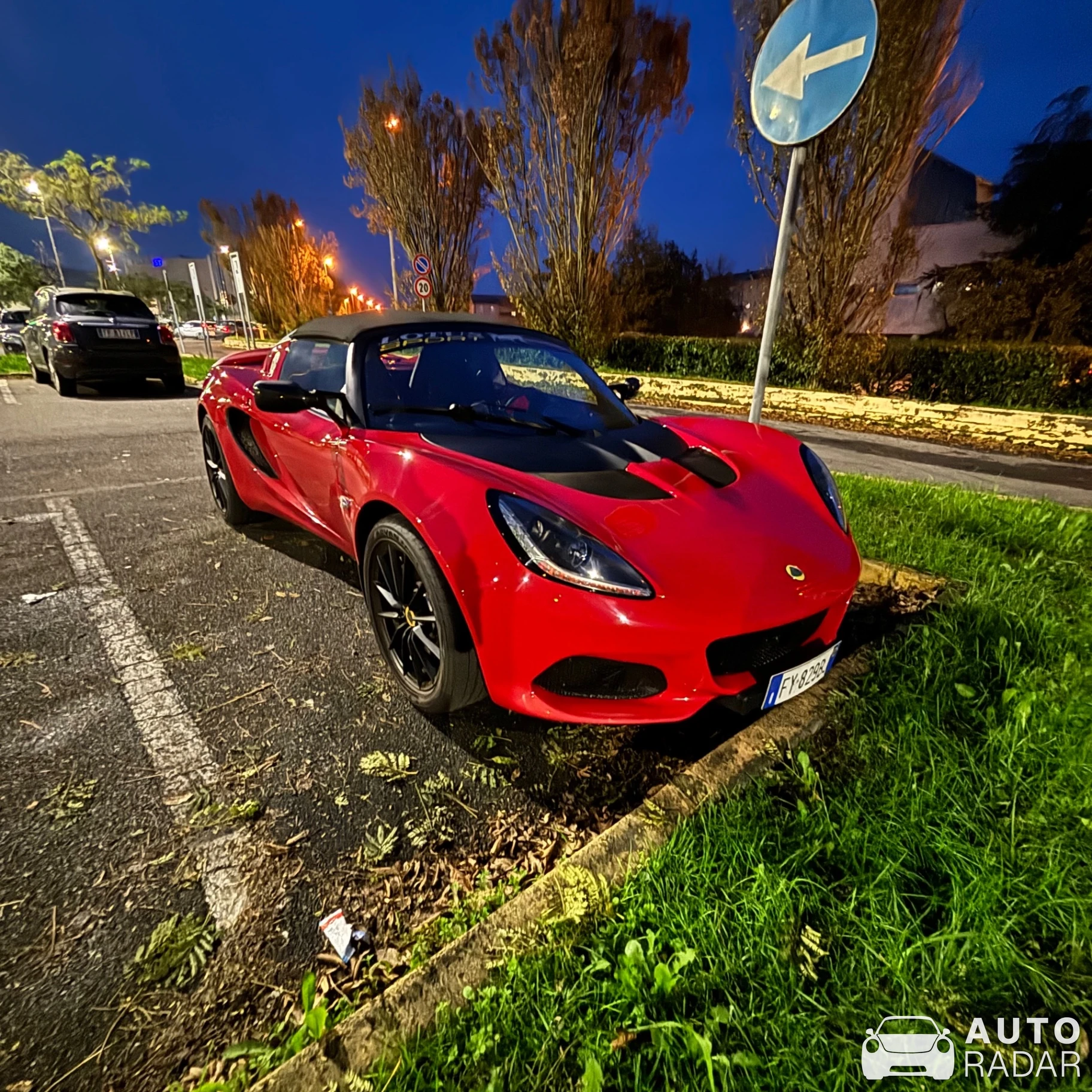 Lotus Elise S3 220 Sport 2017 spotted in Tortona, Italia