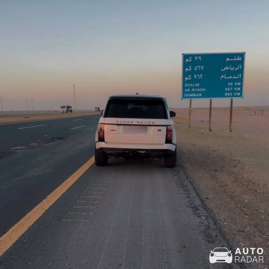 Land Rover Range Rover Vogue SDV8 spotted in الطائف, السعودية