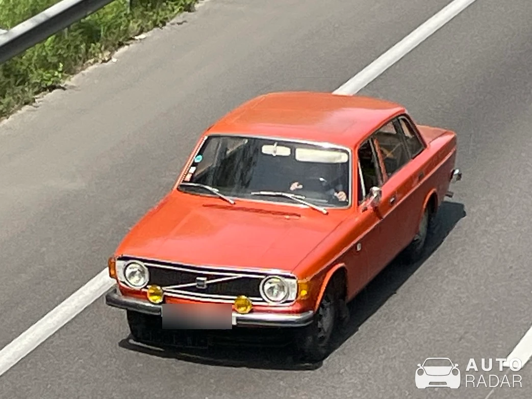 Volvo 144 spotted in Dommartin-lès-Toul