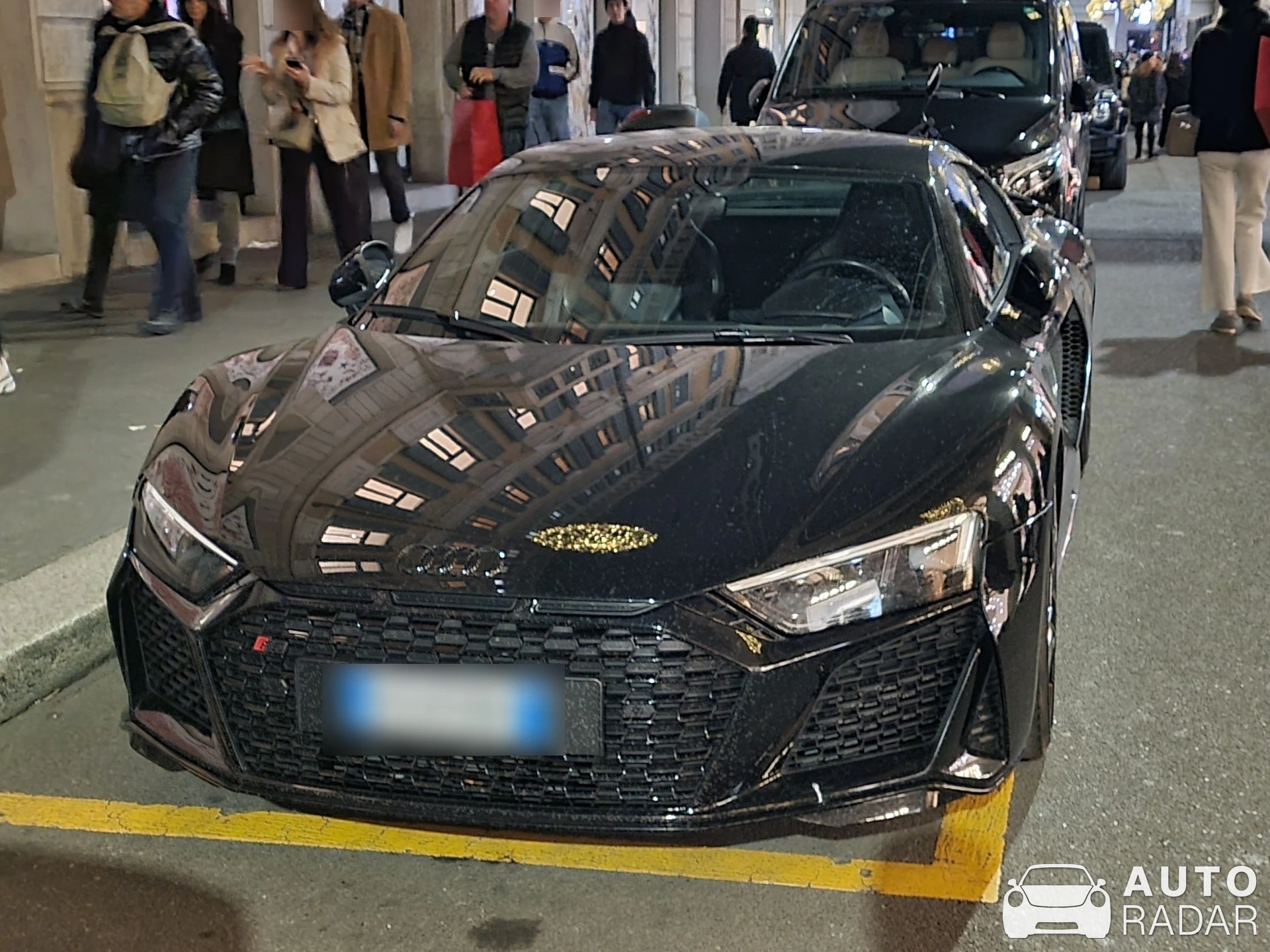 Audi R8 V10 spotted in Milano, Italia