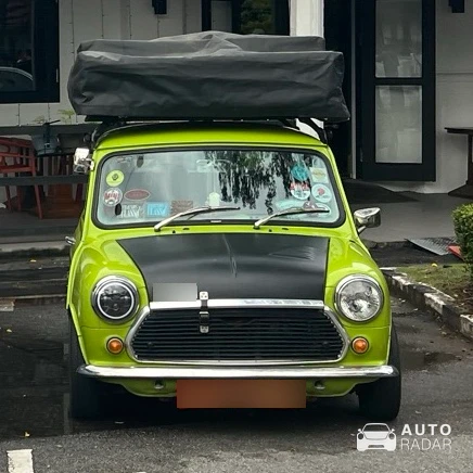 Austin Mini 1000 spotted in Singapore