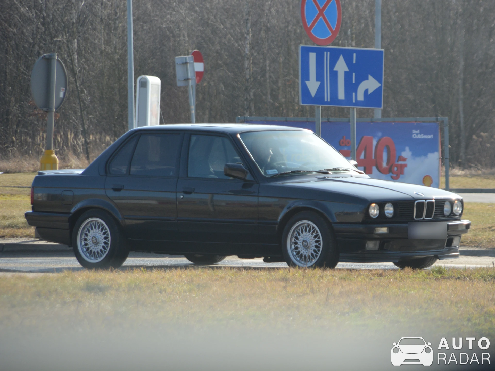 BMW 3 Series E30 spotted in Legnica