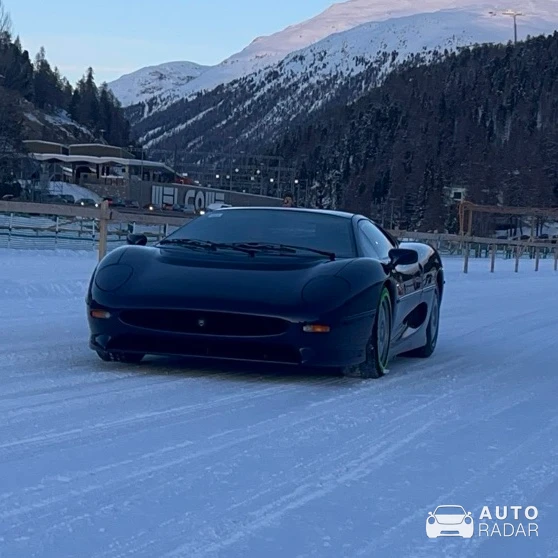 Jaguar XJ220 spotted in Sankt Moritz, Svizzera