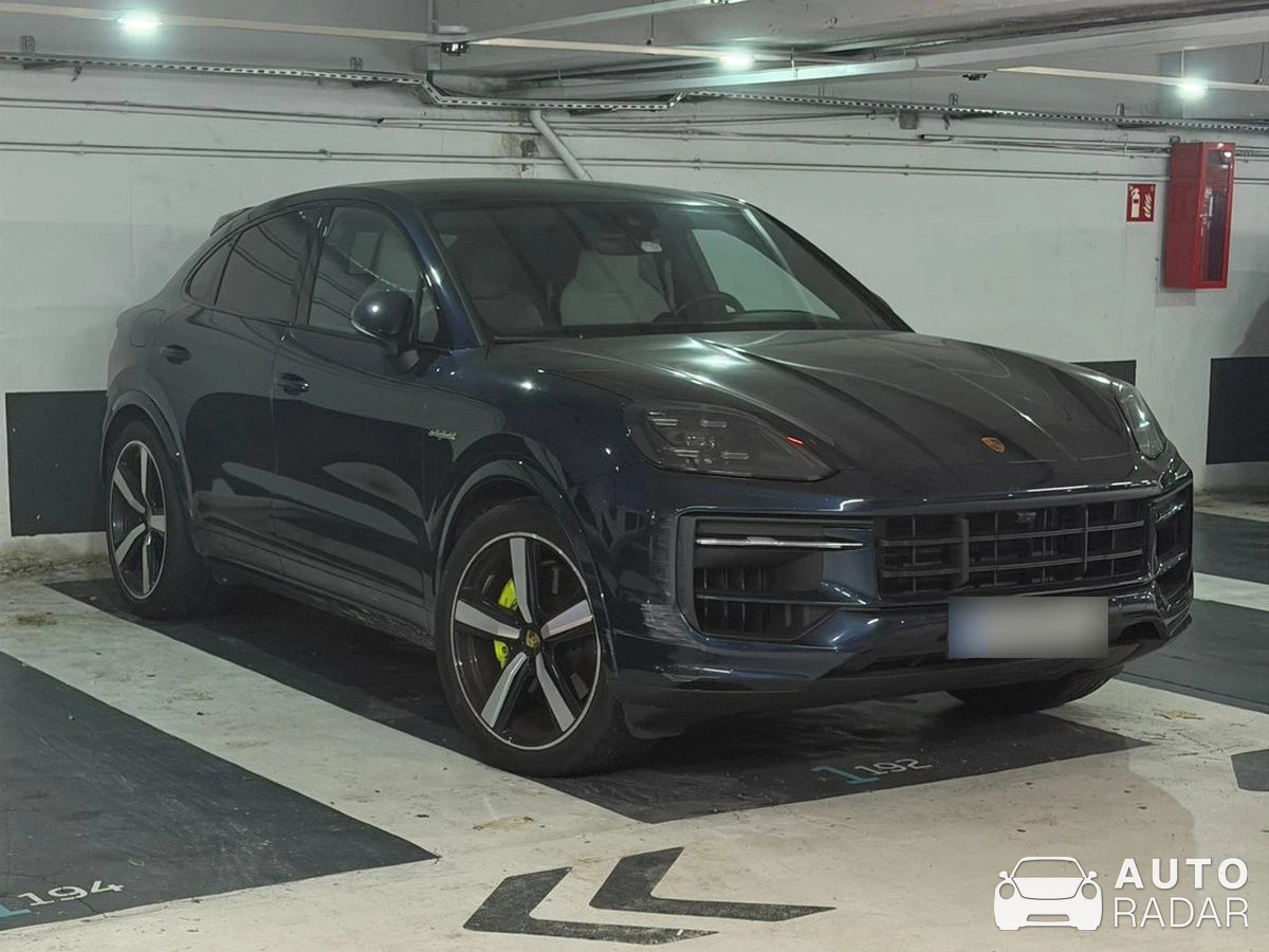 Porsche Cayenne Coupé Turbo S E-Hybrid spotted in Barcelona, Spain