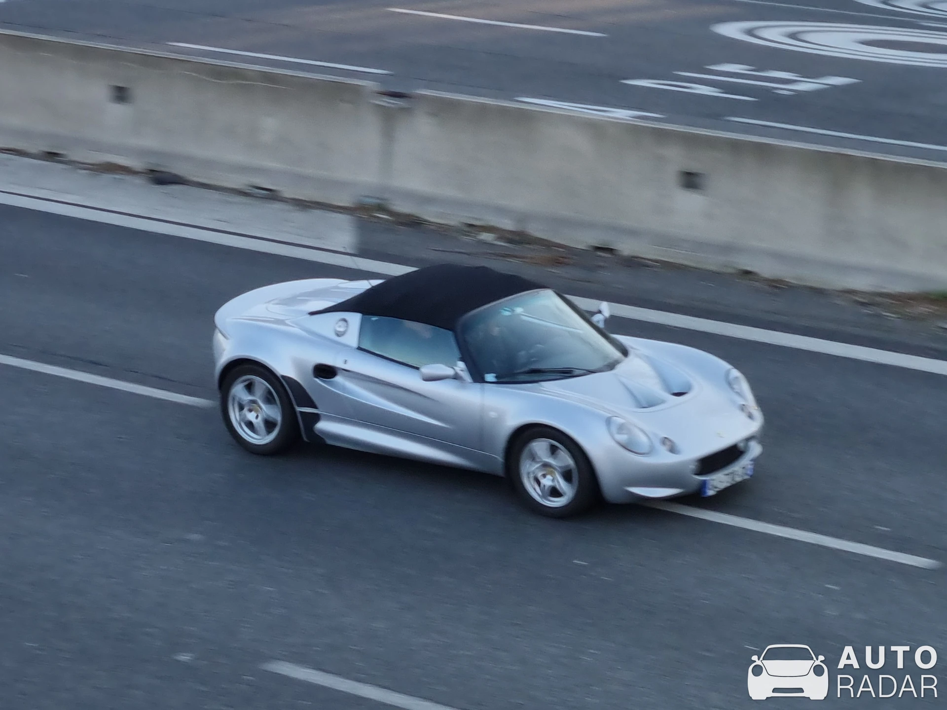 Lotus Elise S1 spotted in Milano, Italia