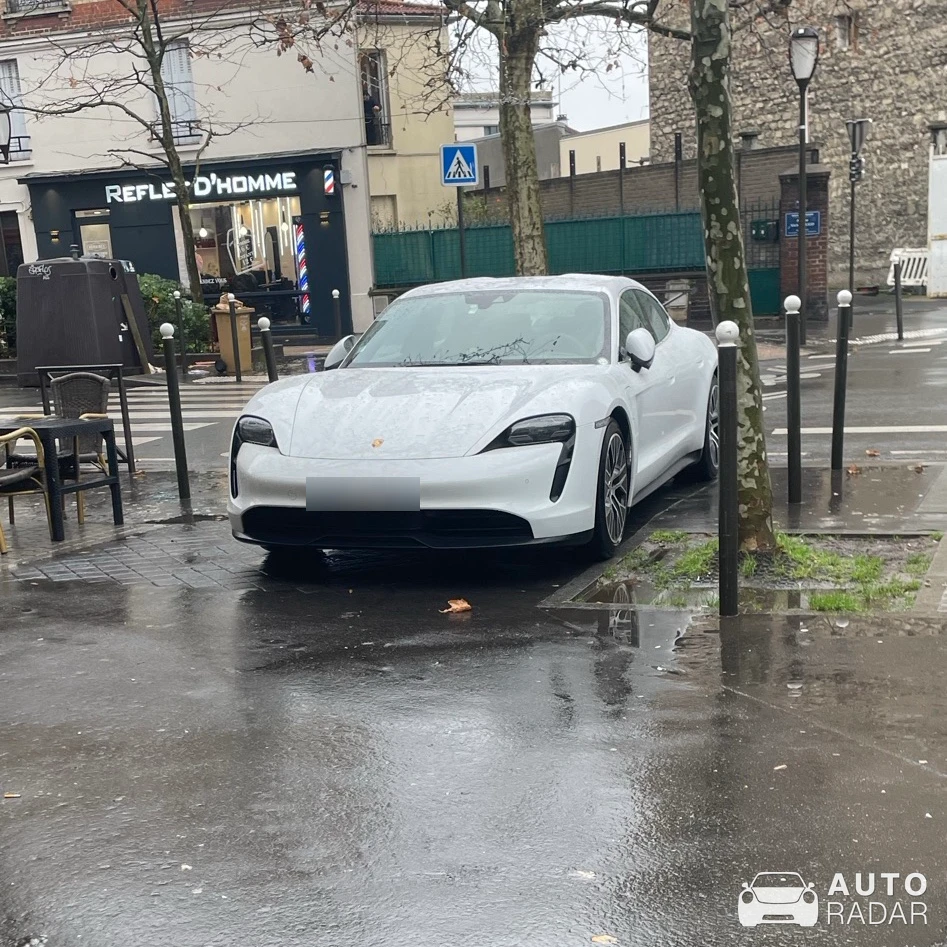Porsche Taycan spotted in Boulogne-Billancourt, France