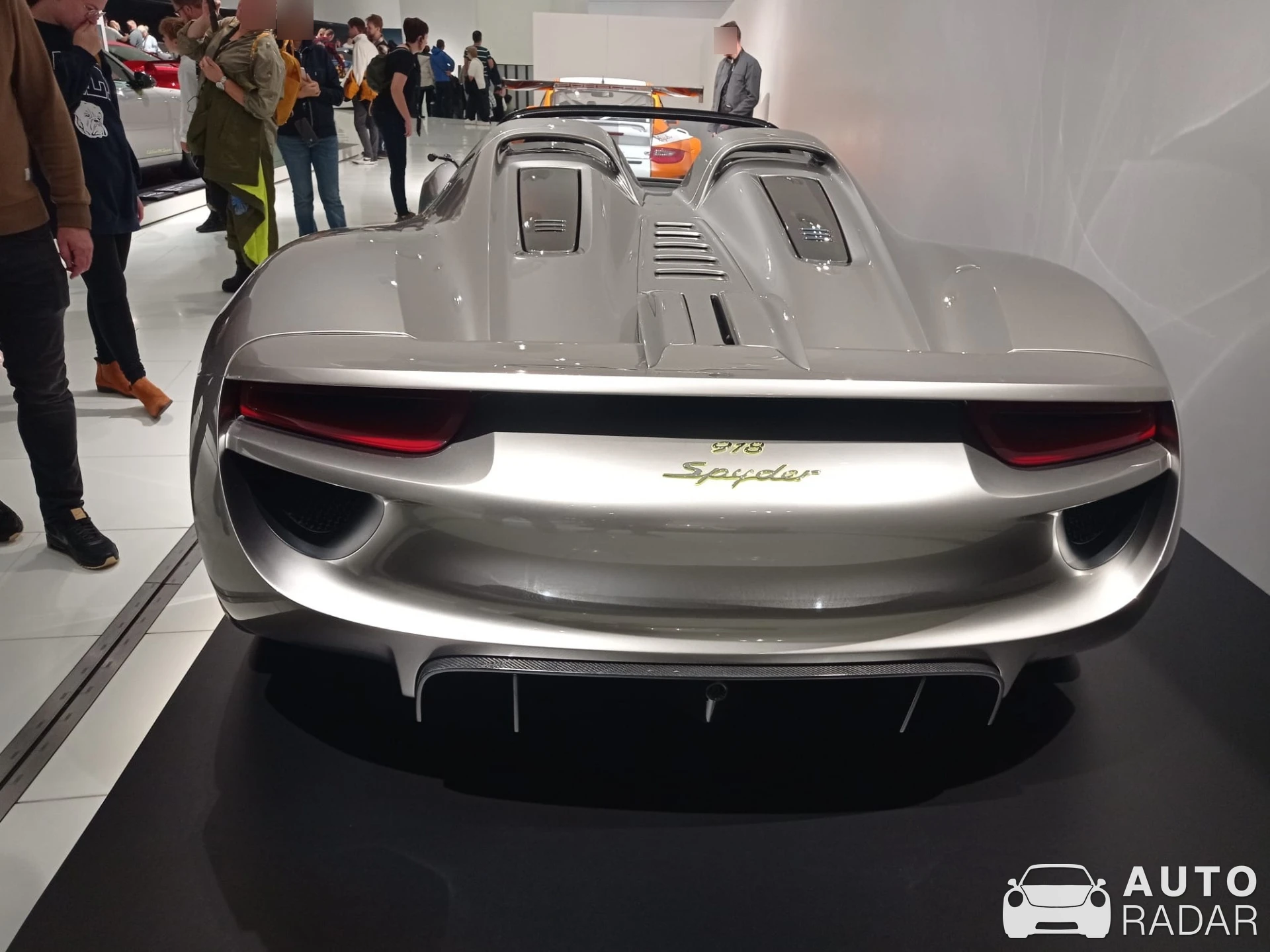 Porsche 918 Spyder Studie spotted in Böblingen