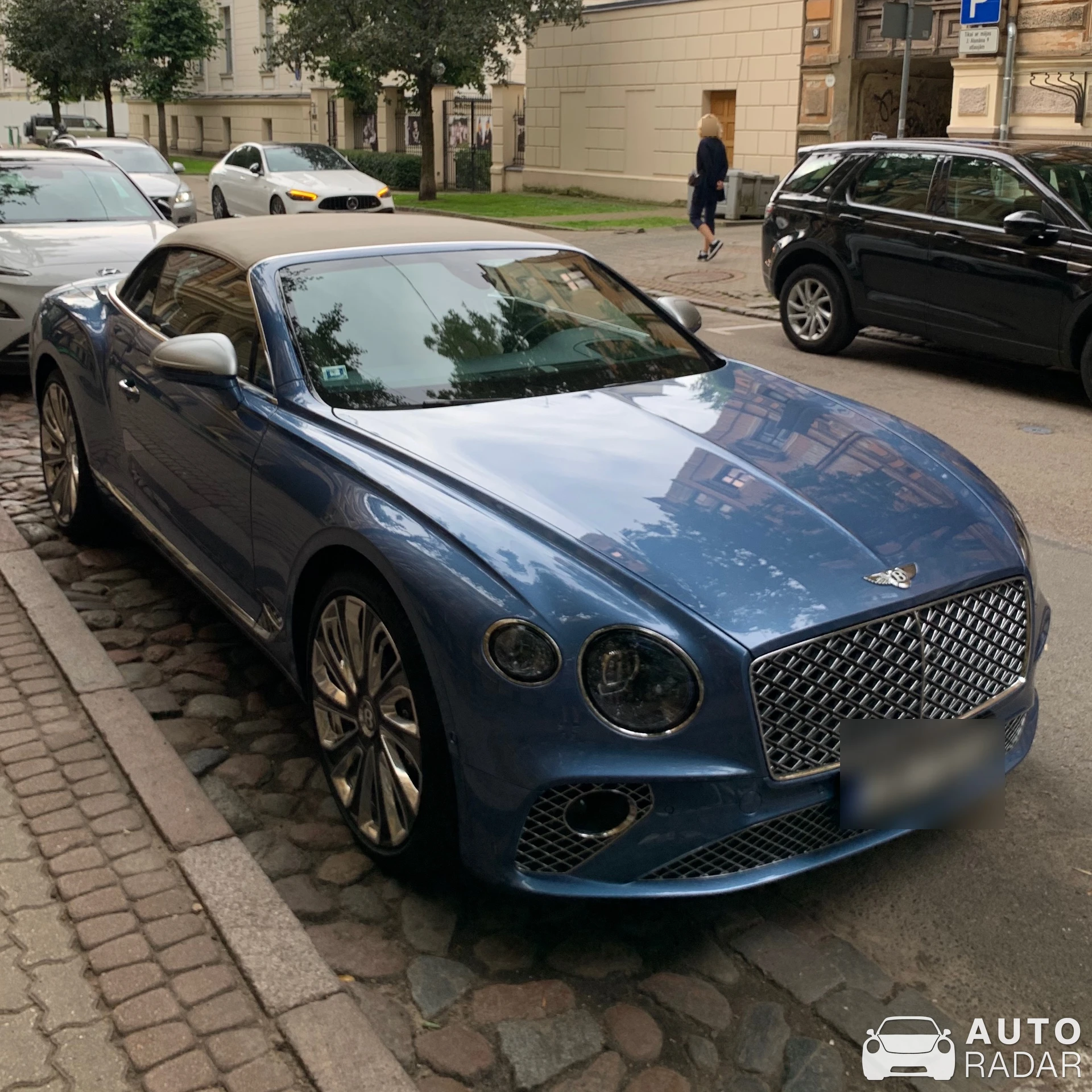 Bentley Continental GTC 2019 Mulliner spotted in Riga