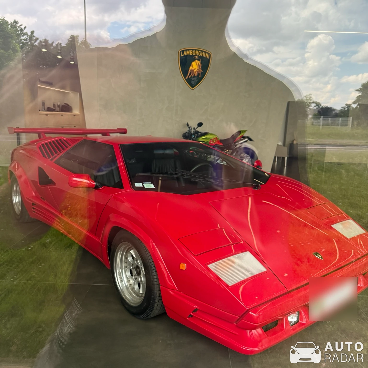 Lamborghini Countach 25th Anniversary spotted in Mérignac, France
