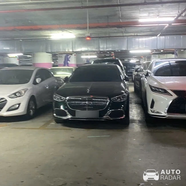 Mercedes-Maybach S 480 spotted in Hanoi