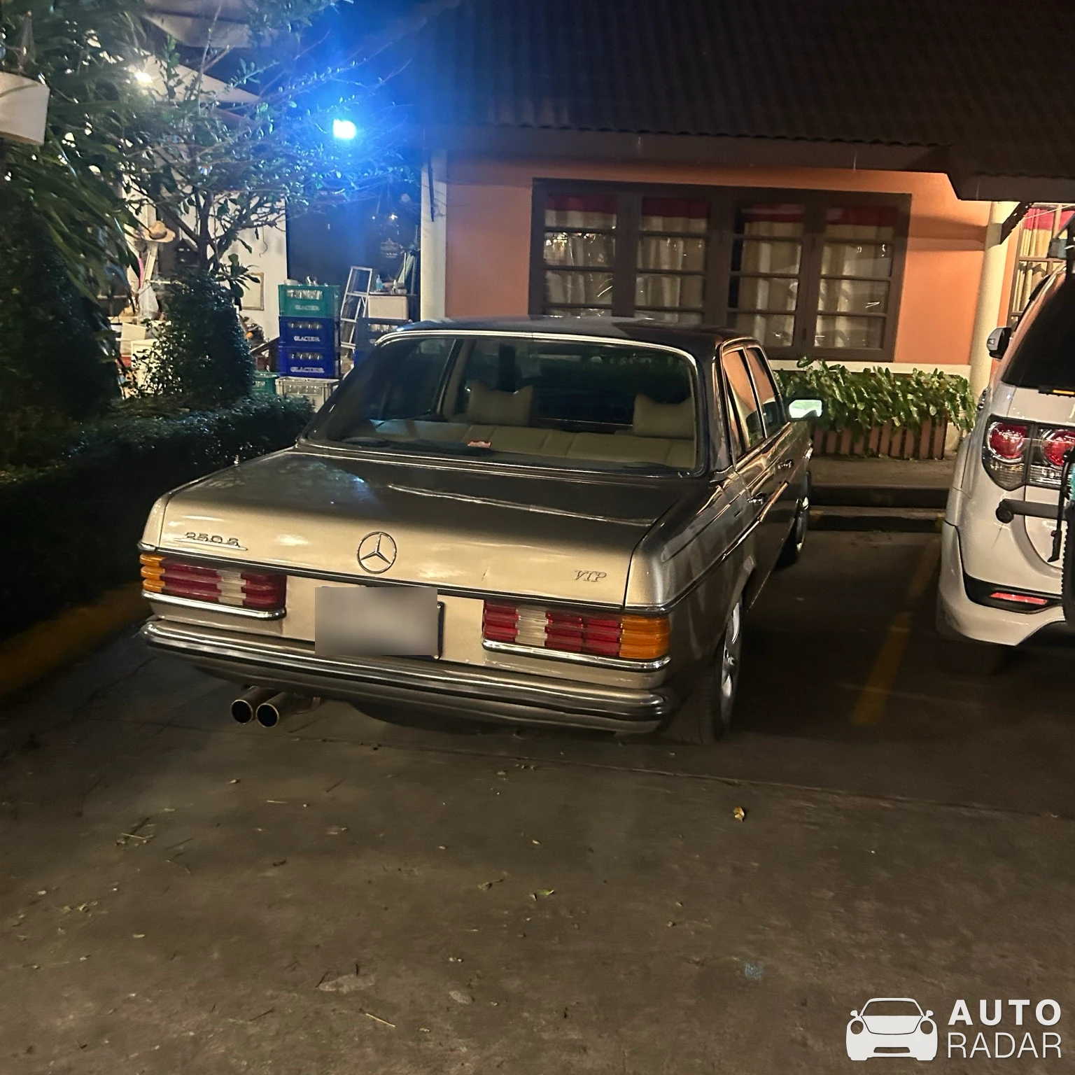 Mercedes-Benz 250S W108 spotted
