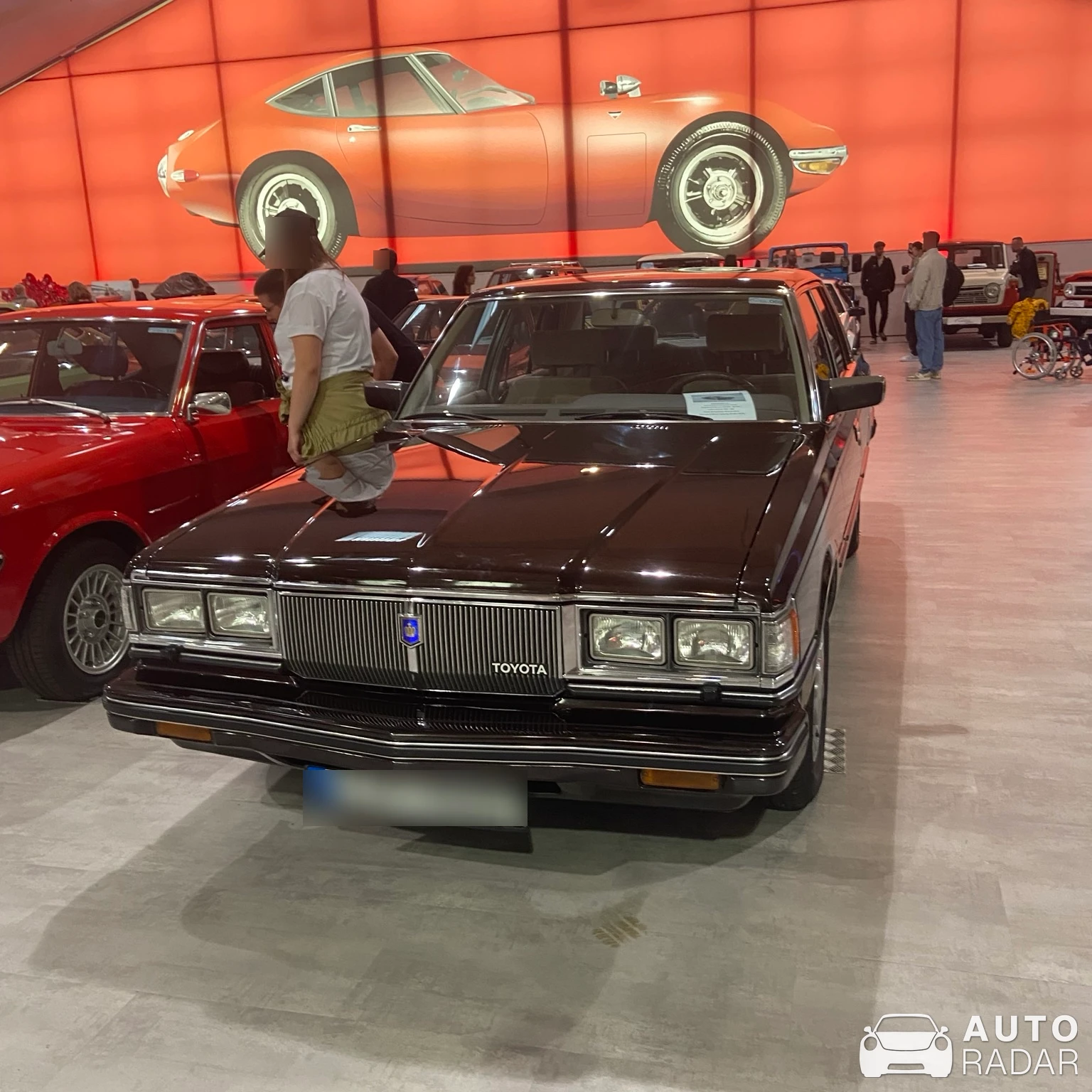Toyota Crown Super Saloon 2.8 spotted in Köln