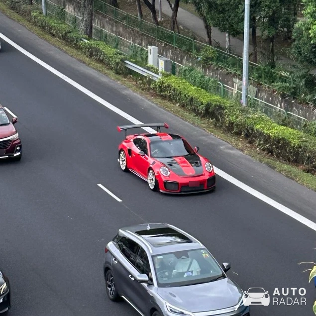 Porsche 991 GT2 RS spotted in Singapore, Singapore