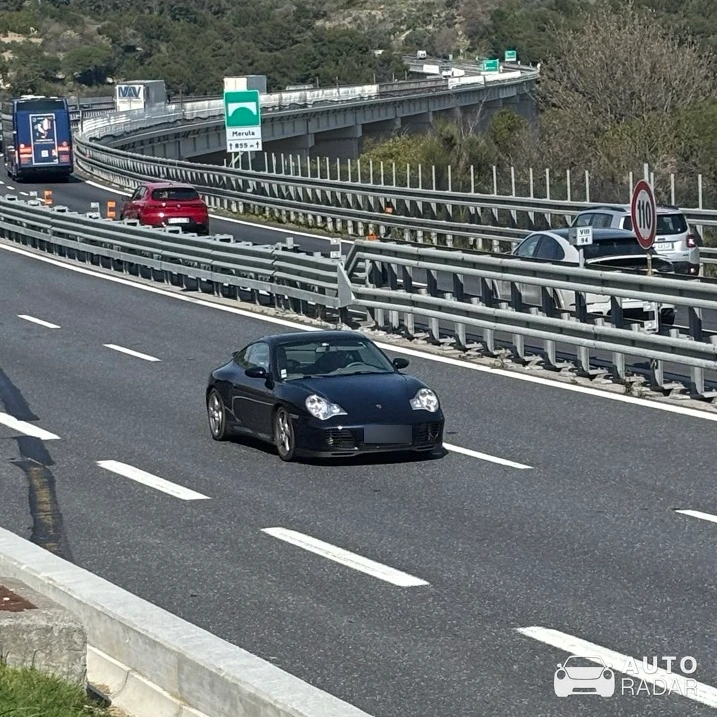 Porsche 996 Carrera 4 spotted in San Bartolomeo al Mare