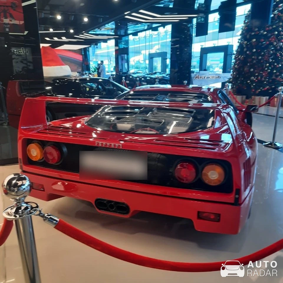 Ferrari F40 spotted in Dubai, United Arab Emirates