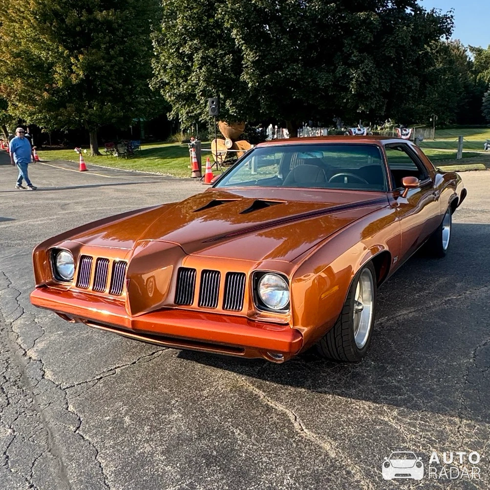 Pontiac Grand Am spotted in Lockport
