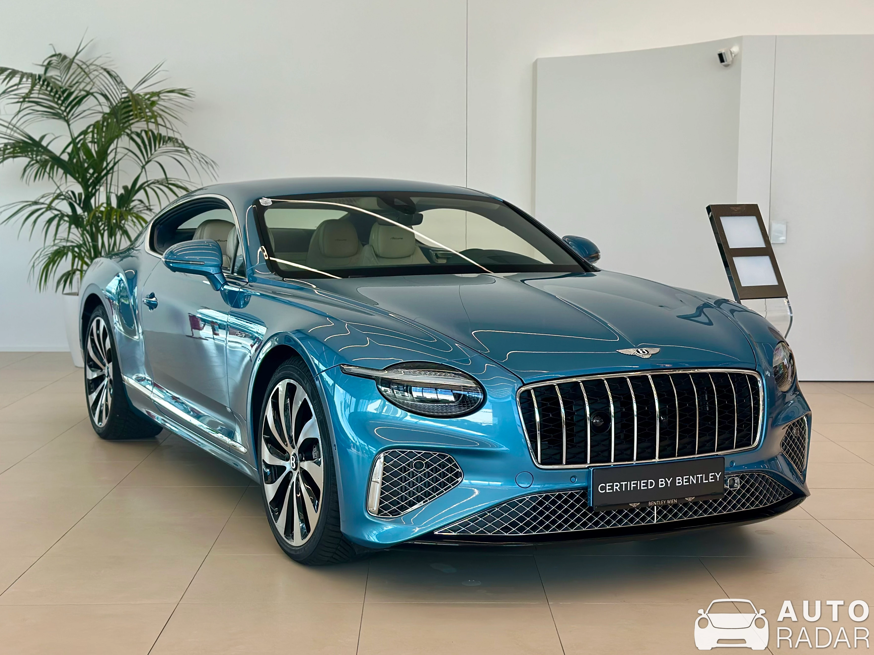 Bentley Continental GT V8 Azure spotted in Wien